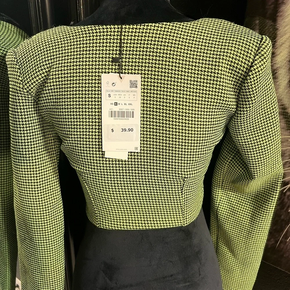 Zara 💚🖤 houndstooth